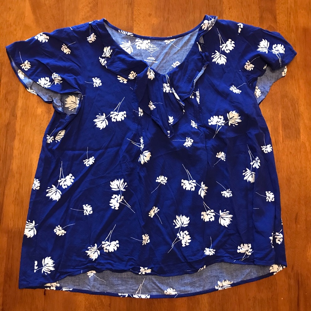 EUC flowy royal blue and white floral top sz Large